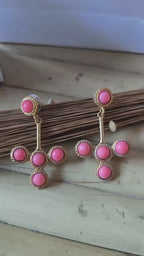 Orecchini in oro opaco placcato con coralli rosa naturali taglio semi tondo