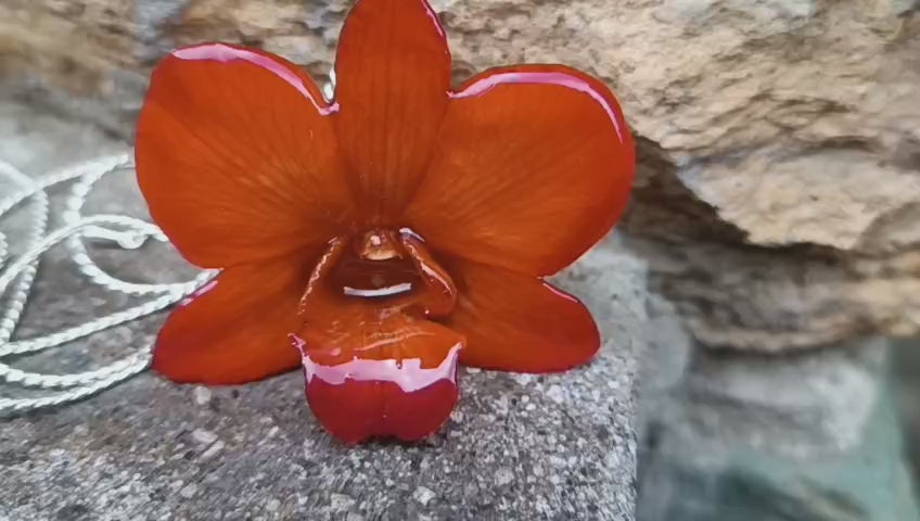 collana orchidea arancio naturale resina saliscendi argento regolabile elegante